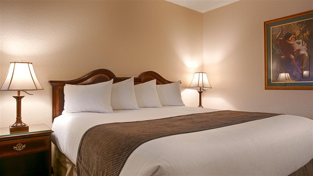 Surestay Plus Hotel By Best Western Сузанвилл Экстерьер фото