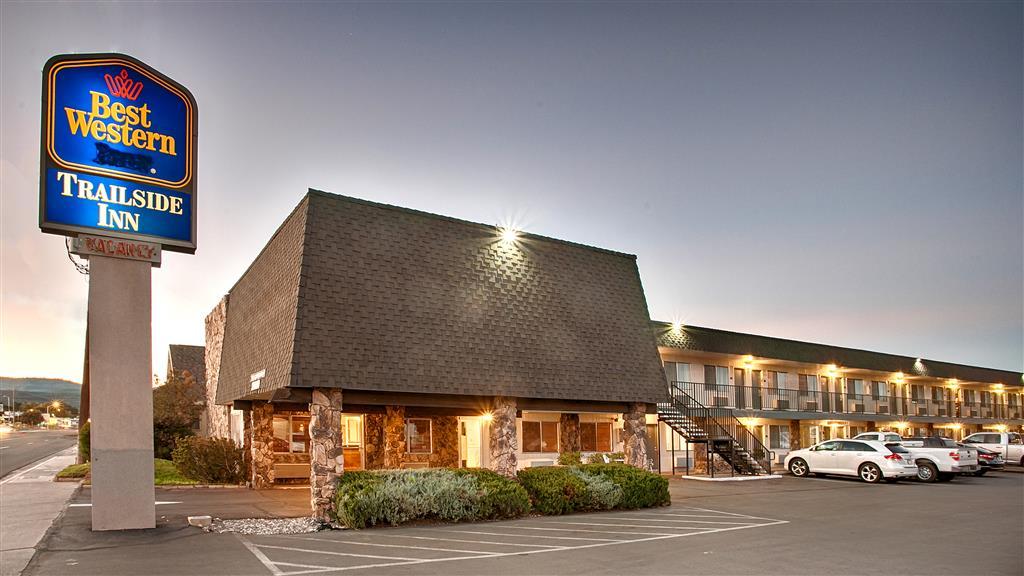 Surestay Plus Hotel By Best Western Сузанвилл Экстерьер фото