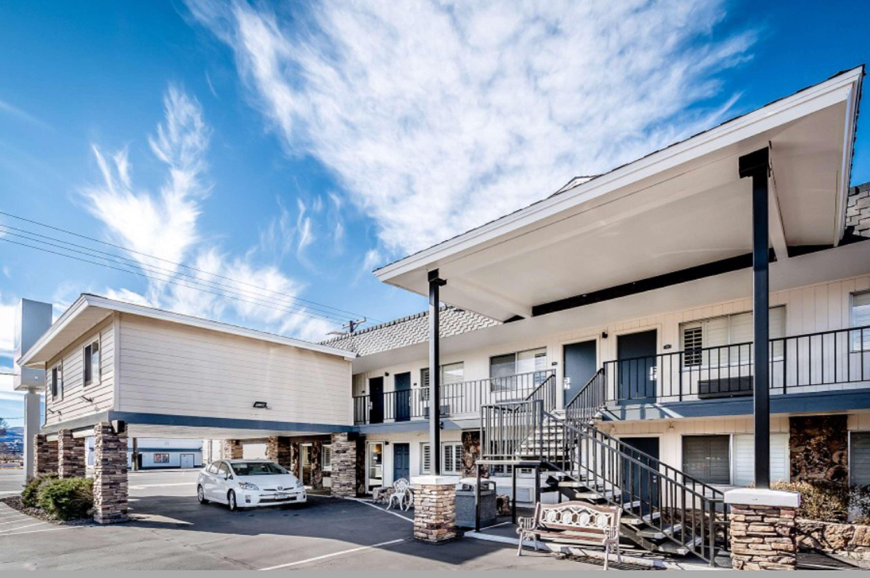 Surestay Plus Hotel By Best Western Сузанвилл Экстерьер фото